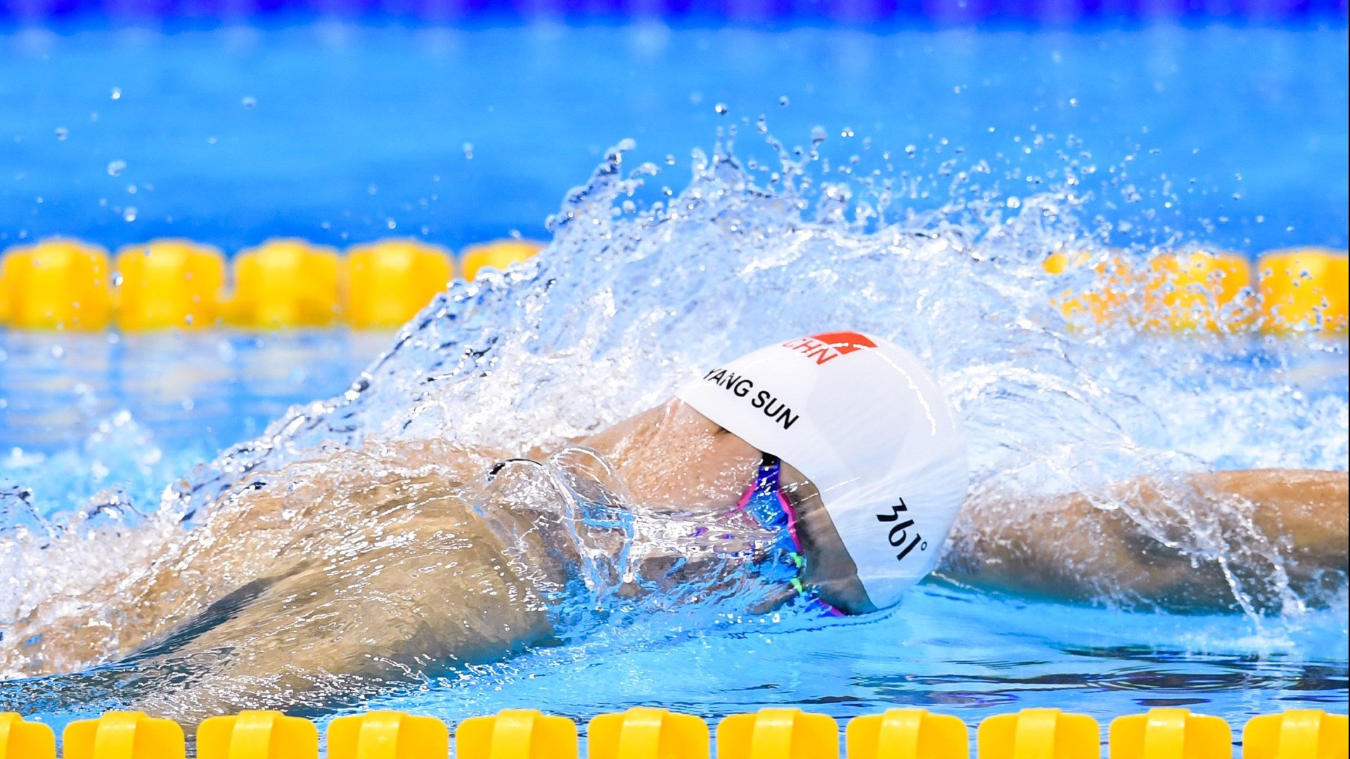 当南美风暴席卷欧洲,乌拉圭铁血末节撕裂巴黎,内马尔德甲争冠夜加冕为王